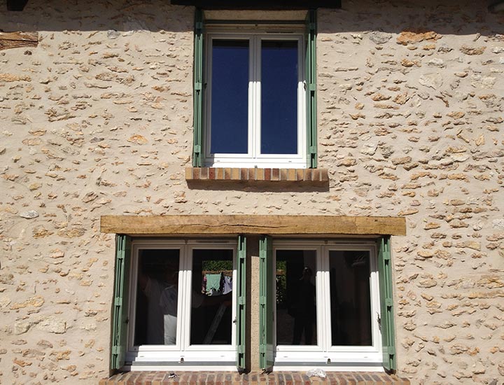 facade maison avec 3 fenetres